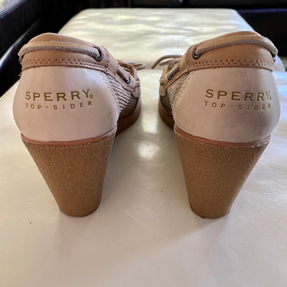 Sperry wedge boat shoe! Hardly worn. Women's 8.5.